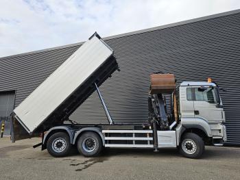 TGS 28.400 6x4-4 BL  / Z CRANE + 2 SIDE TIPPER